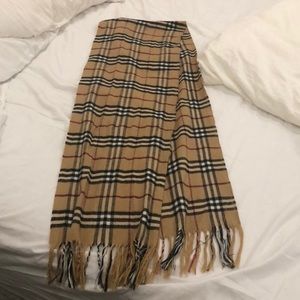 Cashmere Burberry scarf